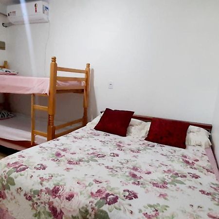 Kitnet S2 Em Torres-Rs - Na Mais Bela Praia Gaucha - Cozinha - Banheiro - Ar Condicionado - Tv Smart 32' - Wi-Fi - Estacionamento - Anfitria Superhost No Bnb Екстериор снимка