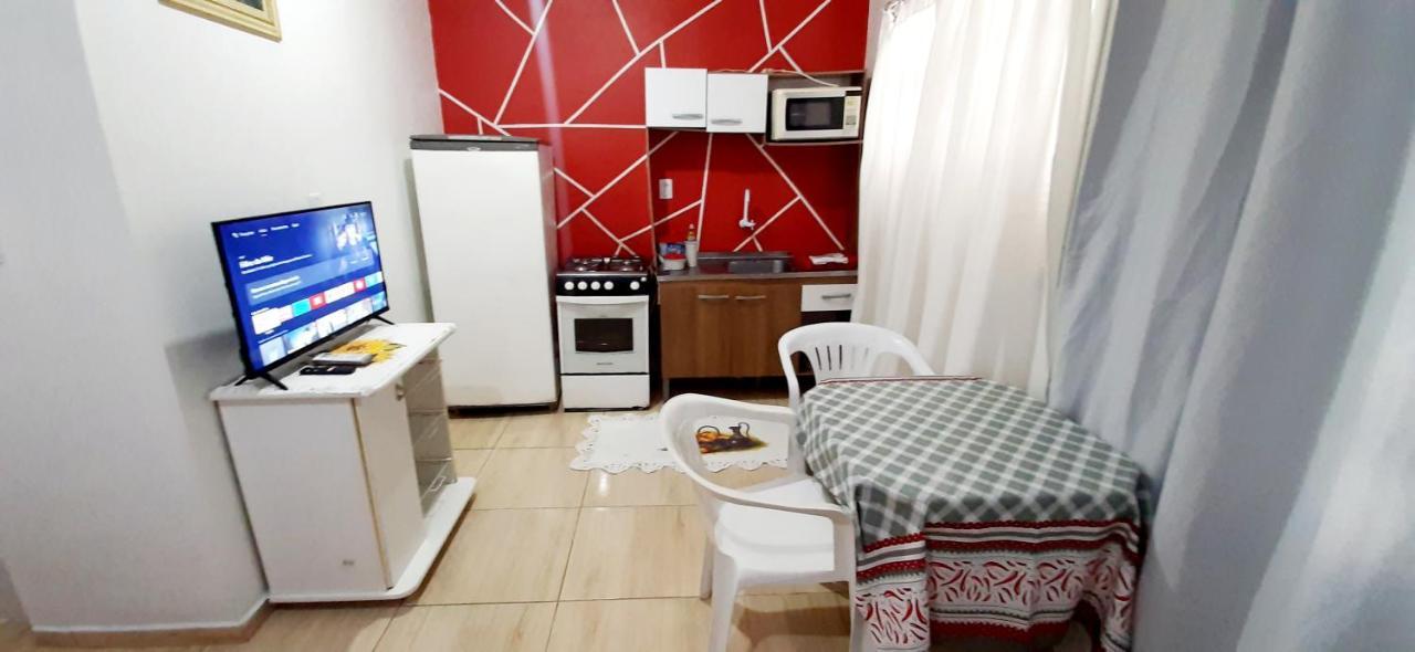 Kitnet S2 Em Torres-Rs - Na Mais Bela Praia Gaucha - Cozinha - Banheiro - Ar Condicionado - Tv Smart 32' - Wi-Fi - Estacionamento - Anfitria Superhost No Bnb Екстериор снимка