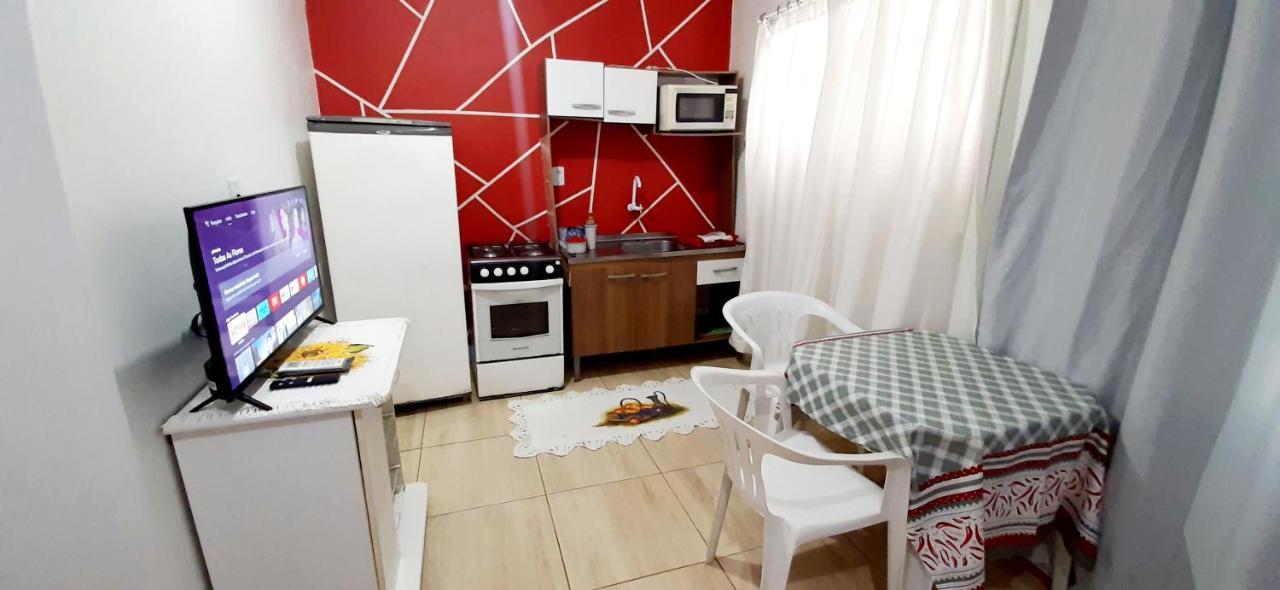 Kitnet S2 Em Torres-Rs - Na Mais Bela Praia Gaucha - Cozinha - Banheiro - Ar Condicionado - Tv Smart 32' - Wi-Fi - Estacionamento - Anfitria Superhost No Bnb Екстериор снимка