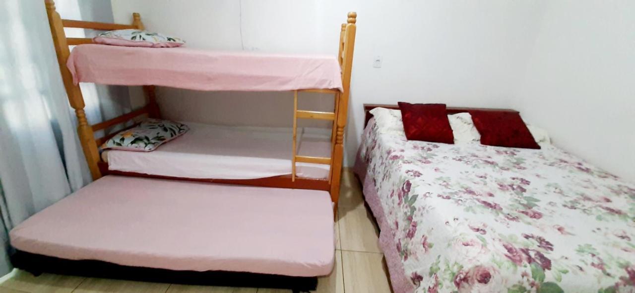 Kitnet S2 Em Torres-Rs - Na Mais Bela Praia Gaucha - Cozinha - Banheiro - Ar Condicionado - Tv Smart 32' - Wi-Fi - Estacionamento - Anfitria Superhost No Bnb Екстериор снимка