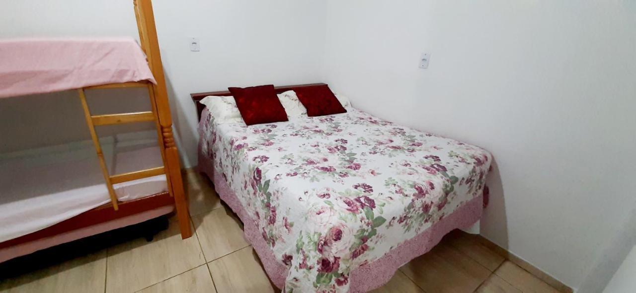 Kitnet S2 Em Torres-Rs - Na Mais Bela Praia Gaucha - Cozinha - Banheiro - Ar Condicionado - Tv Smart 32' - Wi-Fi - Estacionamento - Anfitria Superhost No Bnb Екстериор снимка