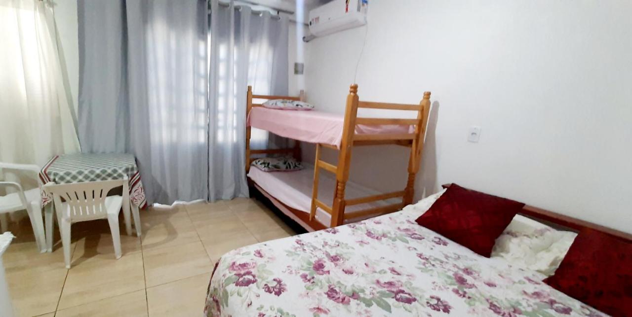 Kitnet S2 Em Torres-Rs - Na Mais Bela Praia Gaucha - Cozinha - Banheiro - Ar Condicionado - Tv Smart 32' - Wi-Fi - Estacionamento - Anfitria Superhost No Bnb Екстериор снимка
